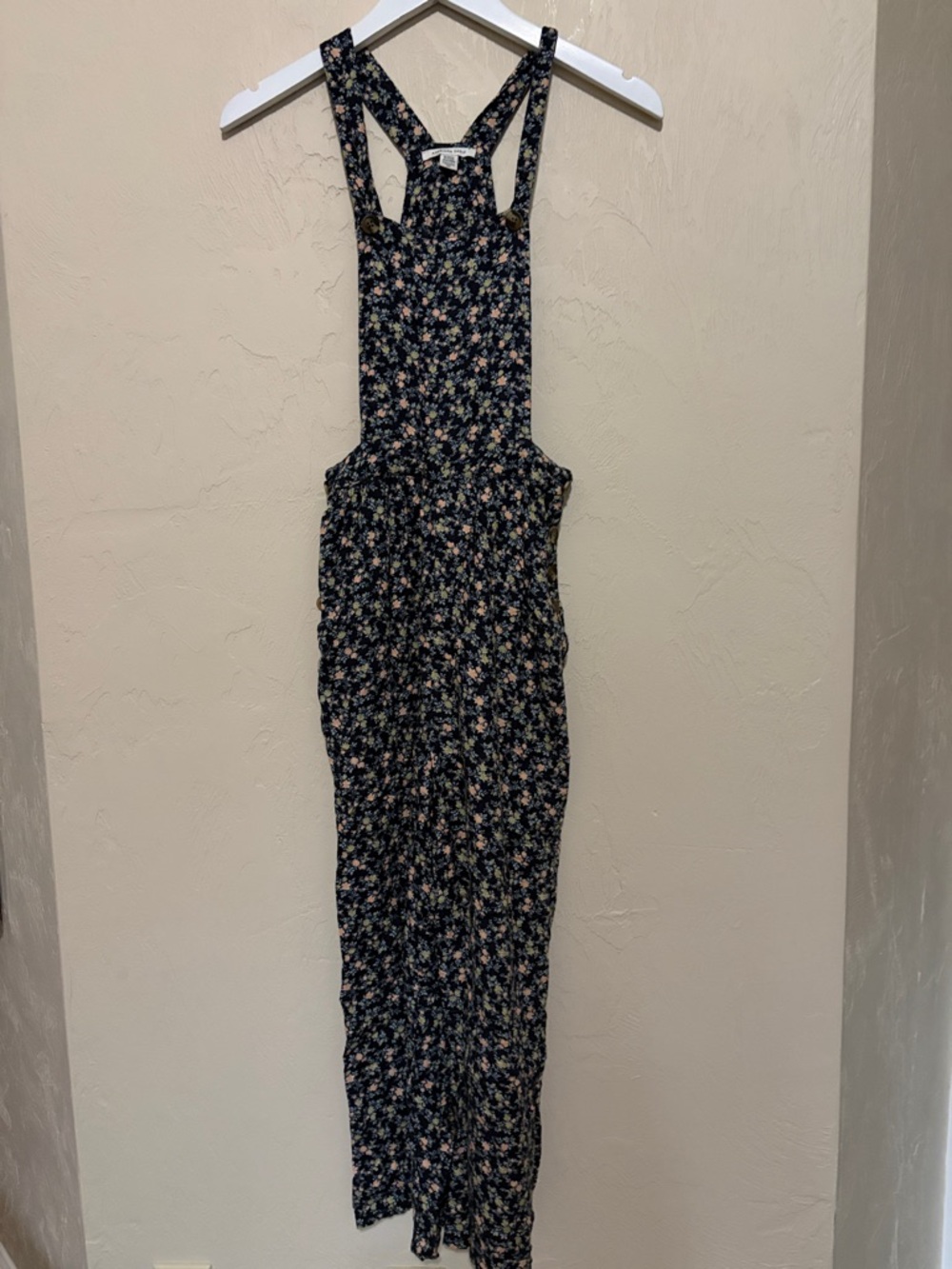 American Eagle Outfitters Floral Jumpsuit. Worn Once. Excellent Condition. XsP